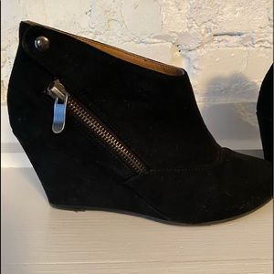Black Wedge Ankle Bootie CL BY LAUNDRY